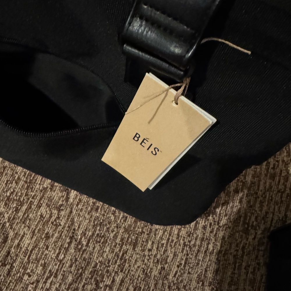 Beis / Gym Yoga / Travel Black Travel Bag